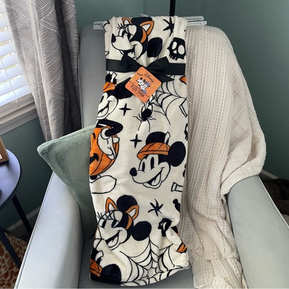 Disney Other - 2023 Disney Mickey HALLOWEEN Plush Throw